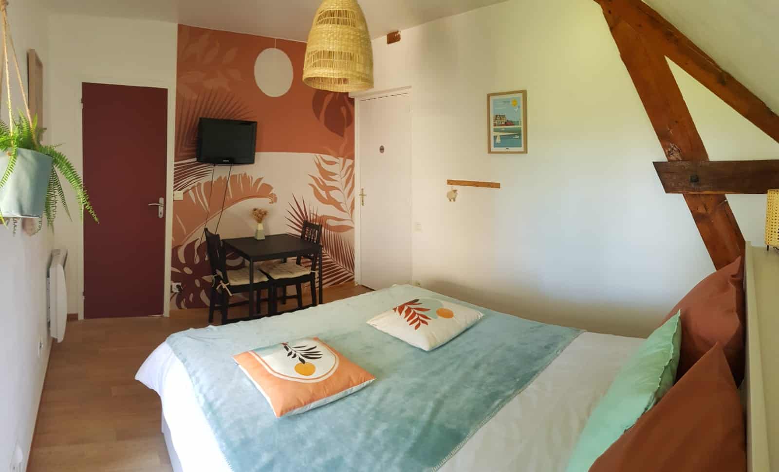 Le studio en location la chambre du berger possède une télévision avec netflix