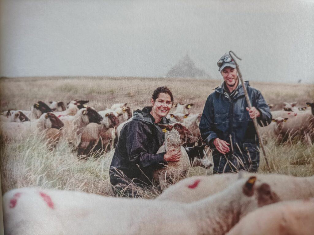 Sophie et Félix devant le Mont Saint Michel